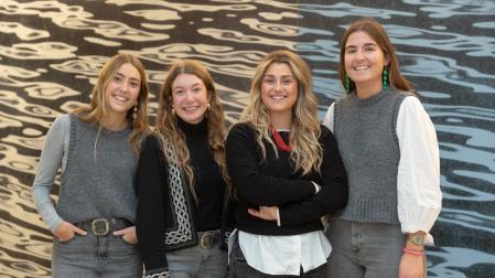 Las alumnas impulsoras del proyecto 'Cruzando el charco'