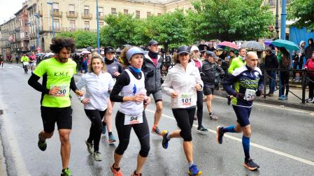Un grupo de participantes en la última edición del Cross Peñas de Tafalla