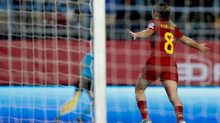 La delantera de España Mariona Caldentey celebra tras marcar el 5-3