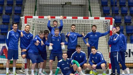 La plantilla de Osasuna Magna, antes de la sesión de entrenamiento este viernes