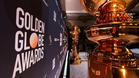 Estatuillas de los Globos de Oro durante la ceremonia de candidaturas celebrada este lunes 11 de diciembre en el Hotel Hilton de Los Ángeles./