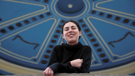 Laura Chivite Ezkieta, en el kiosco de la Plaza del Castillo de Pamplona