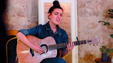Teresa Pejenaute en un ensayo en Madrid donde, además de directora de casting, es actriz, cantante y bailarina en el musical Malinche