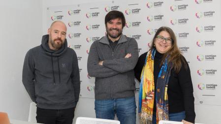 De izquierda a derecha: Marius Gutiérrez, Eneko Larrarte, y Olga Risueño