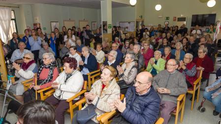 Asistentes al acto de celebración del 25 aniversario celebrado este lunes