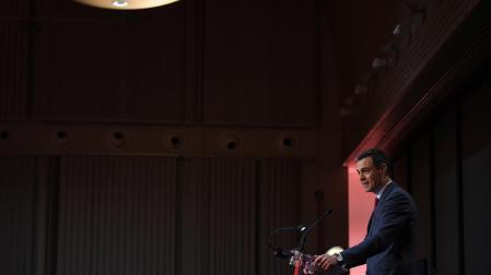 El presidente del Gobierno, Pedro Sánchez, interviene en el homenaje a Jerónimo Saavedra, en el Teatro Real