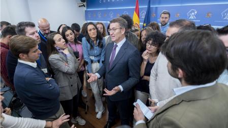 El líder del PP, Alberto Núñez Feijóo, ofrece una rueda de prensa, tras una reunión con el presidente del Gobierno, Pedro Sánchez, en el Congreso de los Diputados