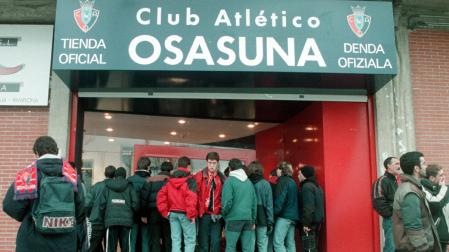 Diciembre de 1998, cuando se inauguró la primera tienda oficial de Osasuna en el estadio de El Sadar