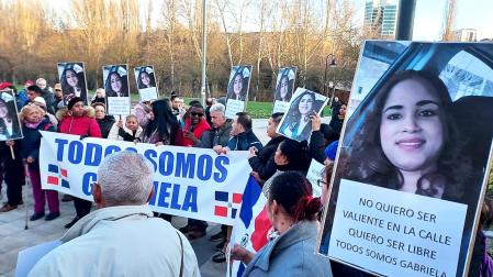 Un momento de la concentración en protesta por la desaparición de Gabriel Reyes celebrada en San Jorge./