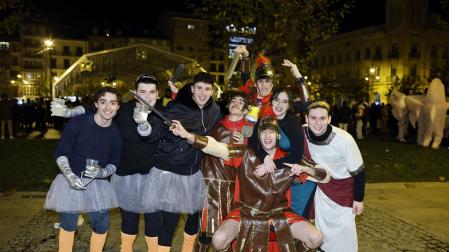 Foto de los disfraces de la Nochevieja 2023 en Pamplona./