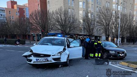 Suceso entre dos vehículos en Pamplona