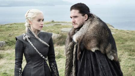 Una imagen de la serie 'Juego de Trono' con los personajes de Daenerys y Jon Nieve