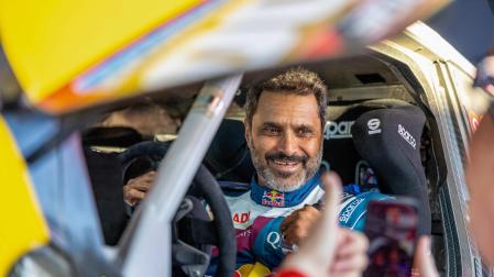 Nasser Al-Attiyah, durante los preparativos de este Dakar 2024