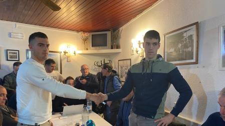 Iker Vicente y Julen Alberdi, esta tarde en Tolosa.