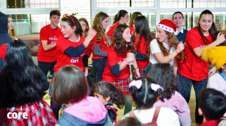 Un momento de la cena de Navidad de la Fundación CORE que se celebró en la Agrupación Deportiva San Juan.