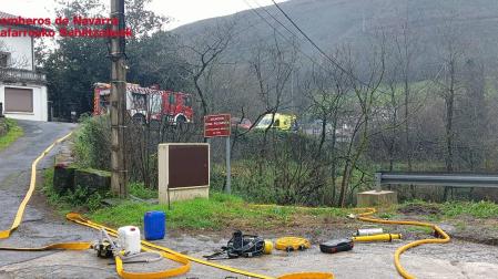 Actuación de los efectivos de bomberos de Oronoz en Igantzi