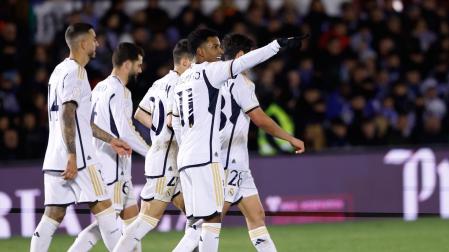 El delantero brasileño del Real Madrid Rodrygo Goes (c) celebra su gol durante el partido de dieciseisavos de final de la Copa del Rey