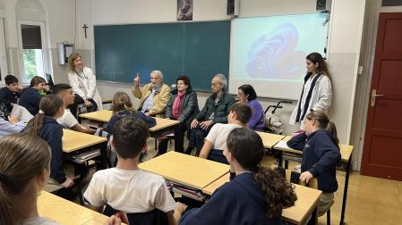 Una de las actividades del Día del Abuelo y de la abuela en el colegio Liceo Monjardín de Pamplona