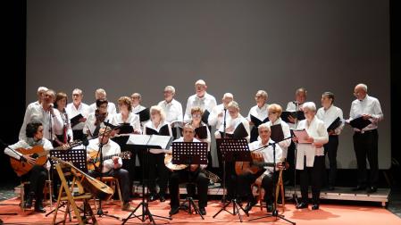 Integrantes de la Agrupación Musical Sol Mayor, organizadora del festival solidario