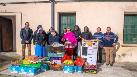 Entrega de la ‘Cesta de Reyes’ 2024 a las monjas Comendadoras del Espíritu Santo de Sangüesa