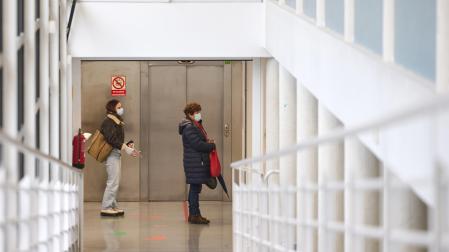 Dos mujeres, este miércoles en un centro de salud