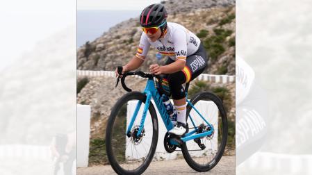Paula Ostiz, en la concentración del Movistar Team./