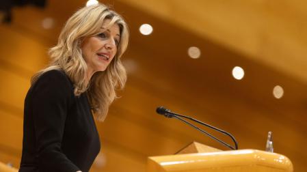 La vicepresidenta segunda y ministra de Trabajo, Yolanda Díaz, interviene durante un pleno del Congreso de los Diputados, en el Palacio del Senado