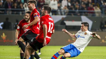 Lewandowski, tras rematar en la jugada del primer gol del partido