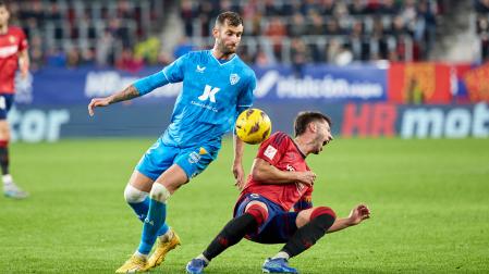 A: J.P. Urdíroz
F: 04-01-2024
P:
L: Pamplona. Estadio del Sadar.
T: Fútbol. Liga EA Sports. Partido Osasuna-Almeria