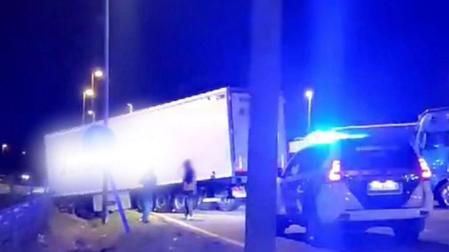 Investigado un camionero por dar positivo en alcohol tras salirse de la vía en Legarda