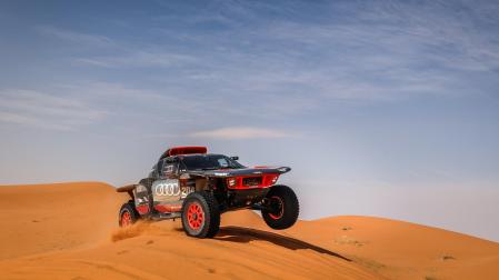 Carlos Sainz durante la octava etapa del Dakar