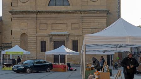 *A:MONTXO A.G.
*F: 2024-01-13
*L: ESTELLA-LIZARRA
*T: MERCADO DE LOS SABADOS DE PRODUCTO LOCAL PLAZARA
*P: