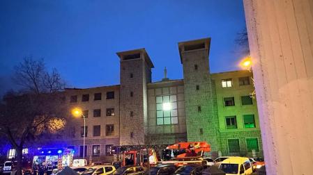 Dotaciones de bomberos, en el exterior la parroquia Nuestra Señora del Huerto