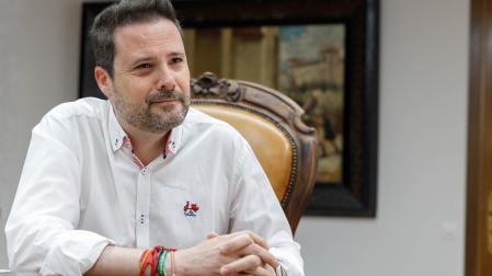 A: BLANCA ALDANONDO
F: 15/05/2023
P: ALEJANDRO TOQUERO GIL, EN EL AYUNTAMIENTO
L: TUDELA
T: ALCALDE Y CANDIDATO A LA ALCALDIA POR UPN PARA LAS ELECCIONES MUNICIPALES DEL 28M