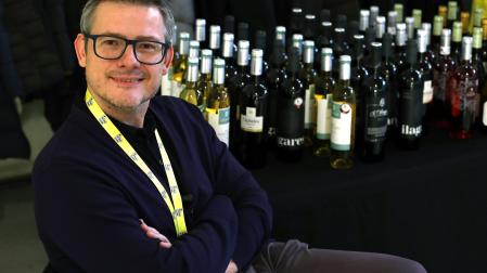 Santi Rivas Muñoz, crítico de vinos y prescriptor en redes sociales con el seudónimo Colectivo Decantado