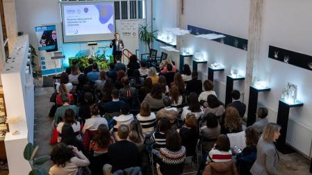 Esteban Solano, en un momento de su intervención titulada 'Nuevos retos para el bienestar de las empresas', en una jornada sobre la igualdad de género como factor de competitividad