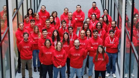 Parte de los organizadores del Congreso Bienal de la Real Sociedad Matemática Española (RSME) posan en la UPNA