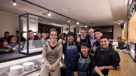 El equipo del bar restaurante Biguri, en la avenida de Mugartea número 21