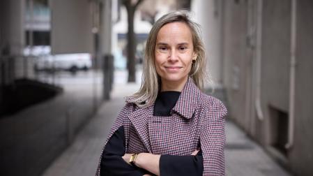 Cristina Oñoro, fotografiada ayer en Pamplona, antes de participar en el ciclo organizado por el Ateneo y la Biblioteca de Navarra