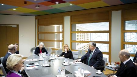 Los líderes de la Unión Europea alcanzaron este jueves un acuerdo para entregar 50.000 millones de euros en ayudas a Ucrania