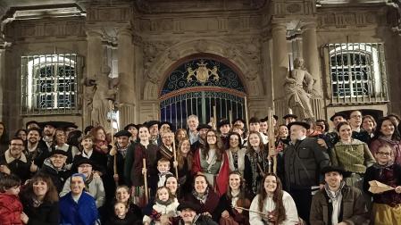 Fotos de los coros de Santa Águeda en Pamplona. /