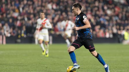 Lucas Ocampos durante el encuentro contra el Rayo Vallecano