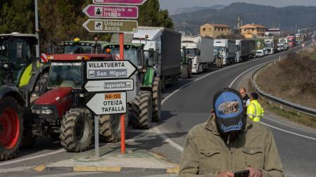Corte en el polígono de Villatuerta y el acceso a la autovía A-12