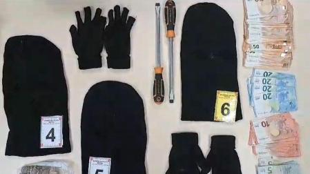 Parte del material incautado por la Policía Foral
