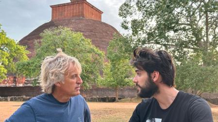 Jesús Calleja con Álvaro Rico en Sri Lanka