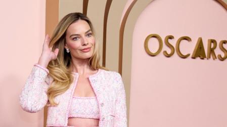 Margot Robbie, a su llegada al almuerzo de los Óscar