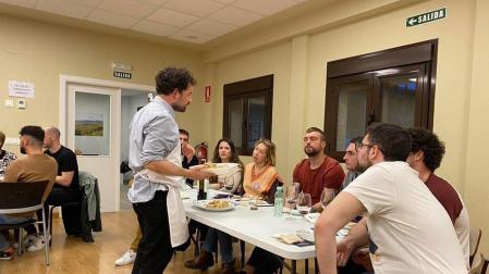 Un momento de la cata celebrada en Santacara la semana pasada