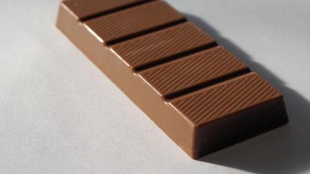 Una barrita de chocolate