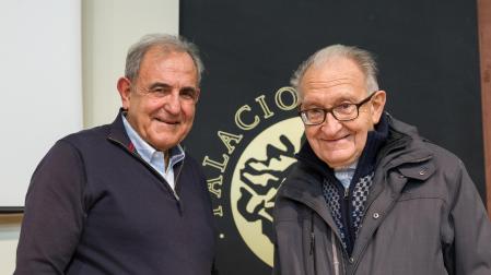 Agustín Albo Gómez -a la izquierda-, junto a su predecesor en el cargo, Luis Eduardo Gil Munilla