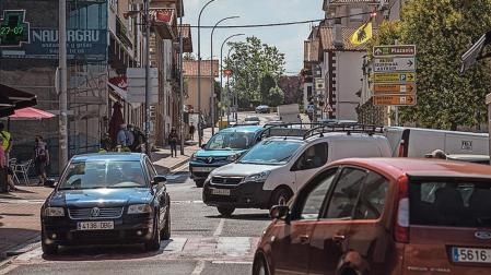 Detalle del cruce de las calles San Martín y Estella